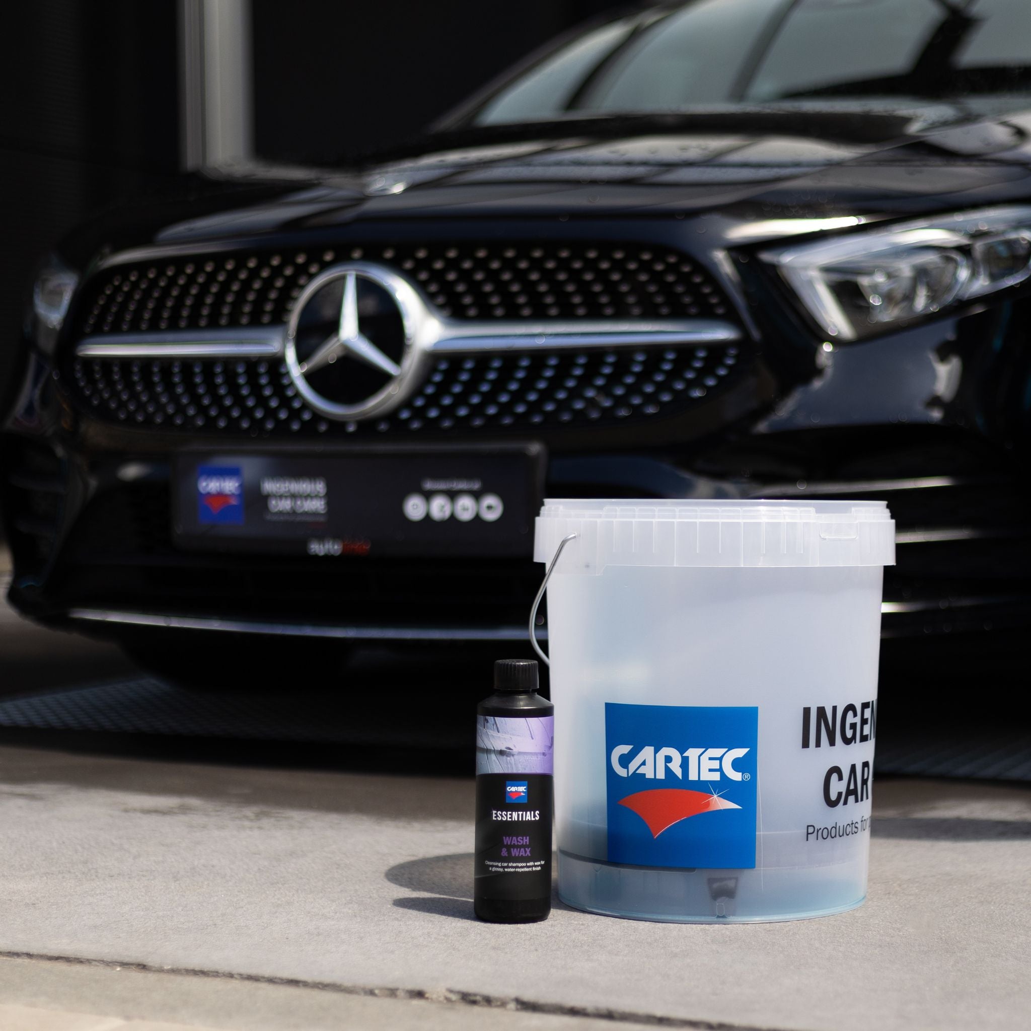 Wash & Wax Shampoo met emmer voor Mercedes auto