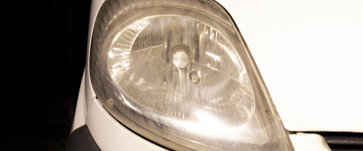 Hero afbeelding Hoe krijg ik doffe koplampen weer helder?