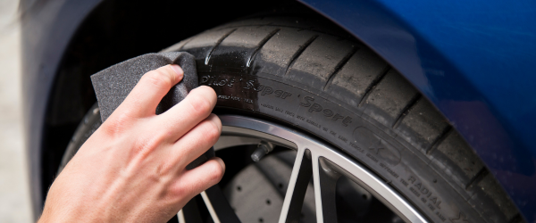 Hero afbeelding Hoe voorkom ik dat mijn banden uitdrogen en barsten?