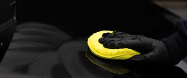 Hero afbeelding Hoe kan ik mijn auto zelf polijsten (met de hand)?