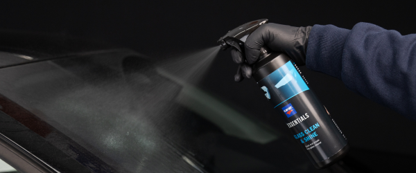 Hero afbeelding Hoe maak ik mijn autoruiten streeploos schoon?