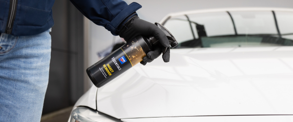 Hero afbeelding Hoe verwijder ik boomhars van de lak?