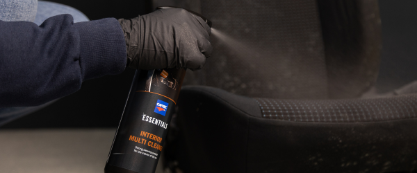 Hero afbeelding Hoe reinig ik mijn stoffen autobekleding?