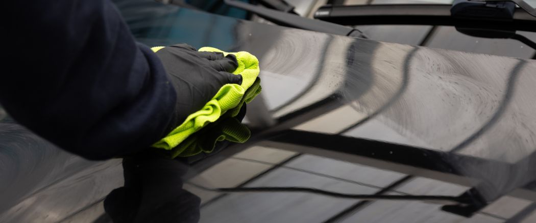 Hoelang beschermt een waxlaag de autolak?